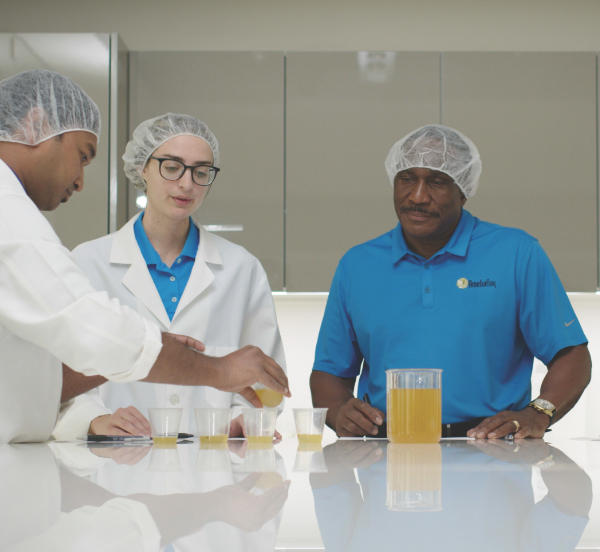 teas_rd people working in food science lab